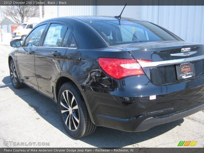 Black / Black 2013 Chrysler 200 S Sedan