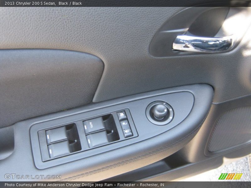 Black / Black 2013 Chrysler 200 S Sedan