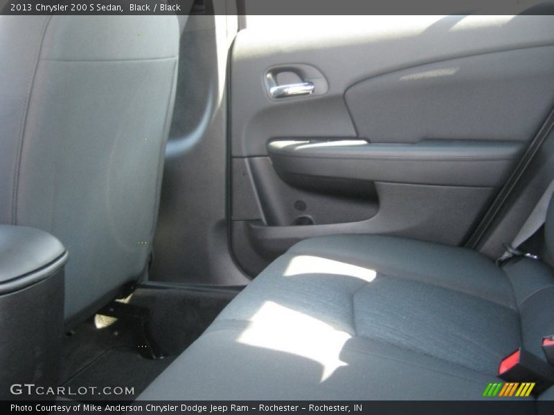 Black / Black 2013 Chrysler 200 S Sedan