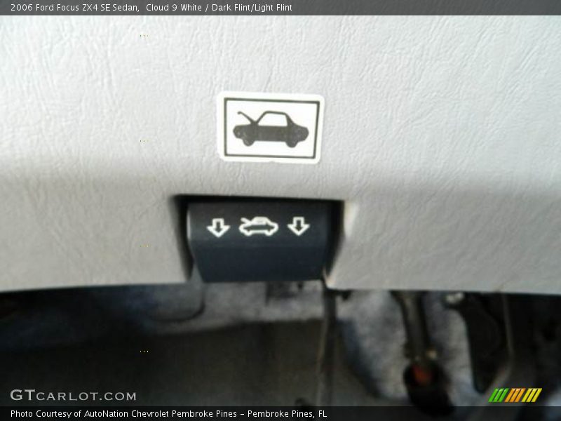 Cloud 9 White / Dark Flint/Light Flint 2006 Ford Focus ZX4 SE Sedan