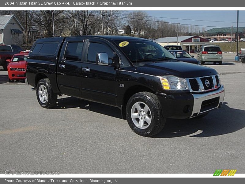 Galaxy Black / Graphite/Titanium 2004 Nissan Titan SE Crew Cab 4x4