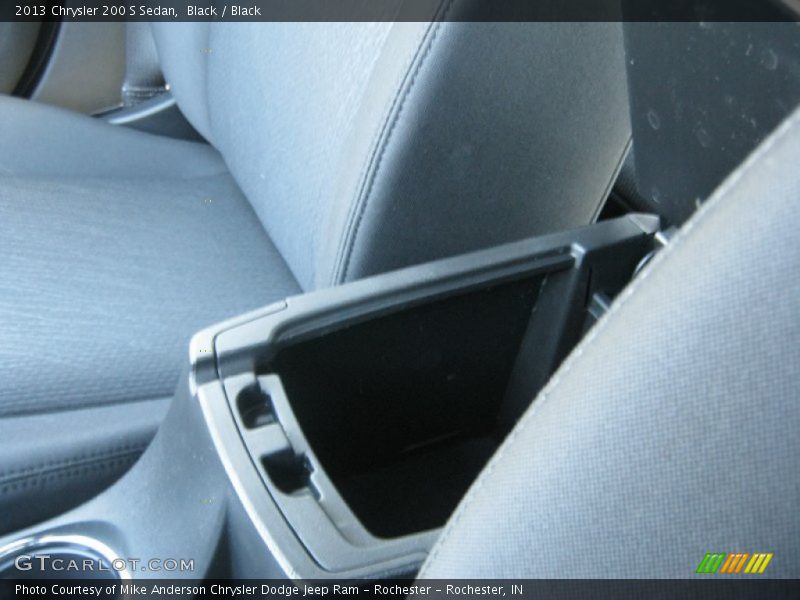 Black / Black 2013 Chrysler 200 S Sedan