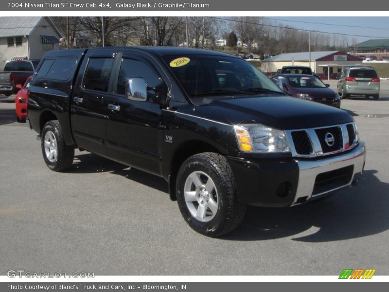 Galaxy Black / Graphite/Titanium 2004 Nissan Titan SE Crew Cab 4x4