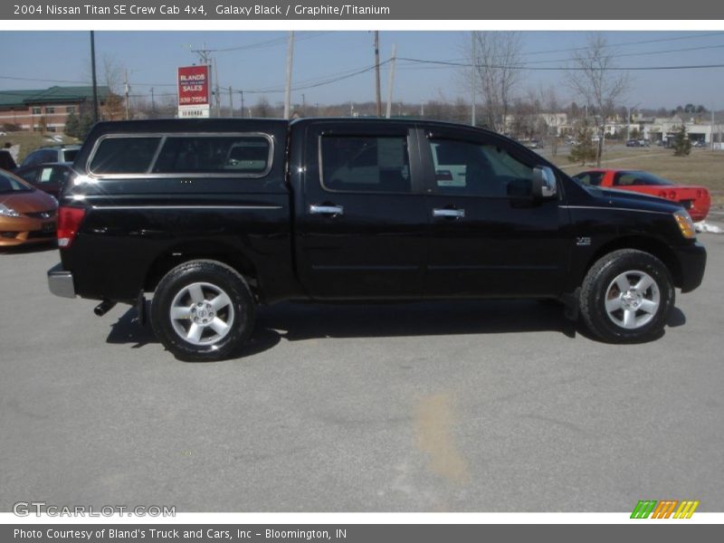 Galaxy Black / Graphite/Titanium 2004 Nissan Titan SE Crew Cab 4x4