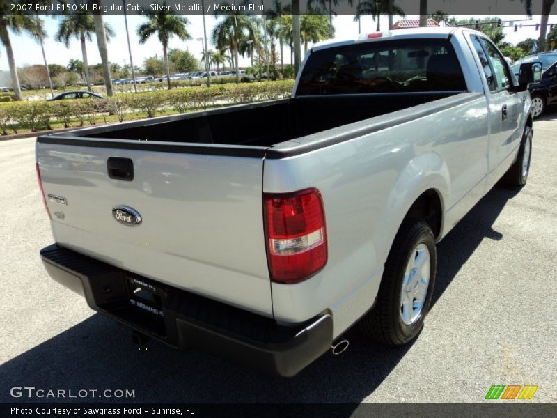 Silver Metallic / Medium Flint 2007 Ford F150 XL Regular Cab