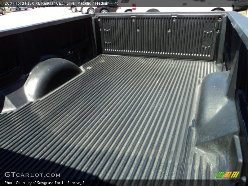 Silver Metallic / Medium Flint 2007 Ford F150 XL Regular Cab