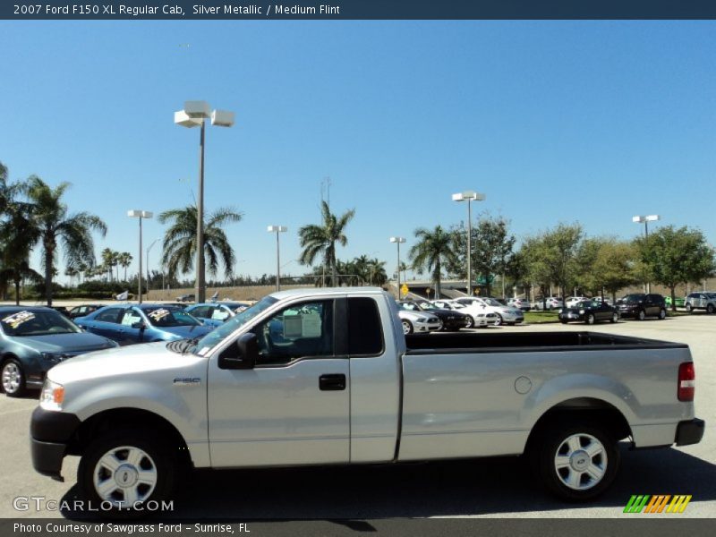 Silver Metallic / Medium Flint 2007 Ford F150 XL Regular Cab