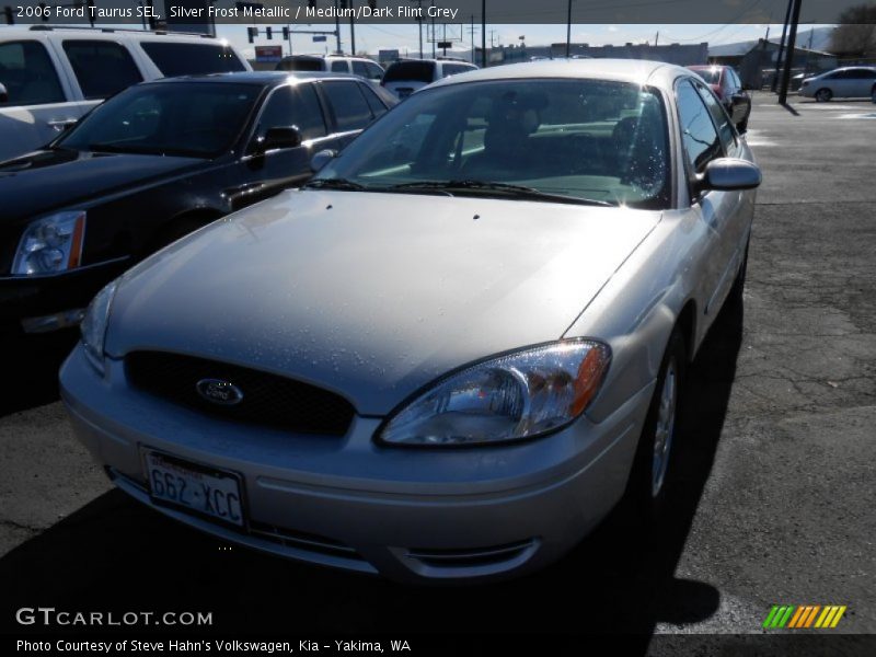 Silver Frost Metallic / Medium/Dark Flint Grey 2006 Ford Taurus SEL