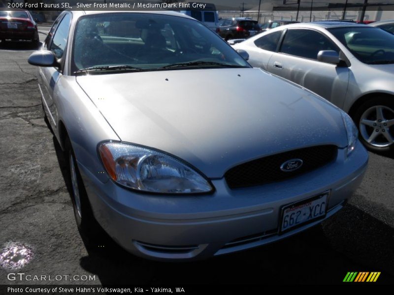 Silver Frost Metallic / Medium/Dark Flint Grey 2006 Ford Taurus SEL