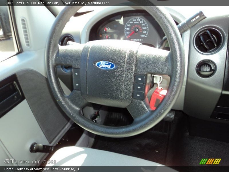Silver Metallic / Medium Flint 2007 Ford F150 XL Regular Cab