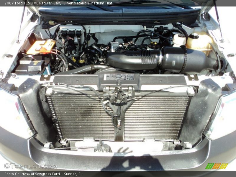 Silver Metallic / Medium Flint 2007 Ford F150 XL Regular Cab