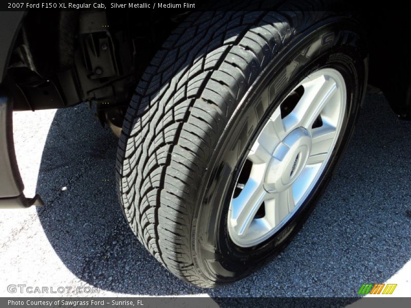 Silver Metallic / Medium Flint 2007 Ford F150 XL Regular Cab