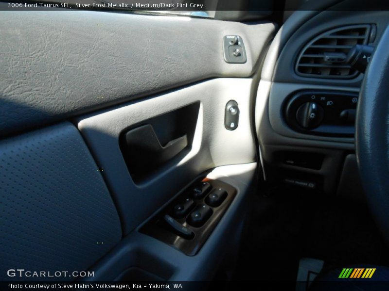 Silver Frost Metallic / Medium/Dark Flint Grey 2006 Ford Taurus SEL