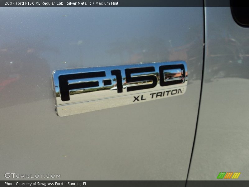 Silver Metallic / Medium Flint 2007 Ford F150 XL Regular Cab