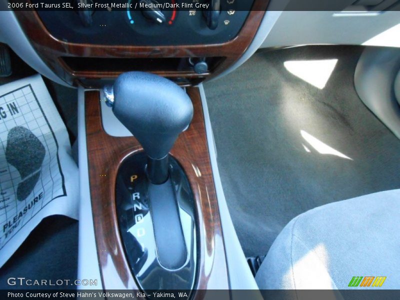 Silver Frost Metallic / Medium/Dark Flint Grey 2006 Ford Taurus SEL