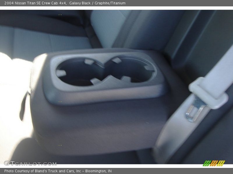 Galaxy Black / Graphite/Titanium 2004 Nissan Titan SE Crew Cab 4x4