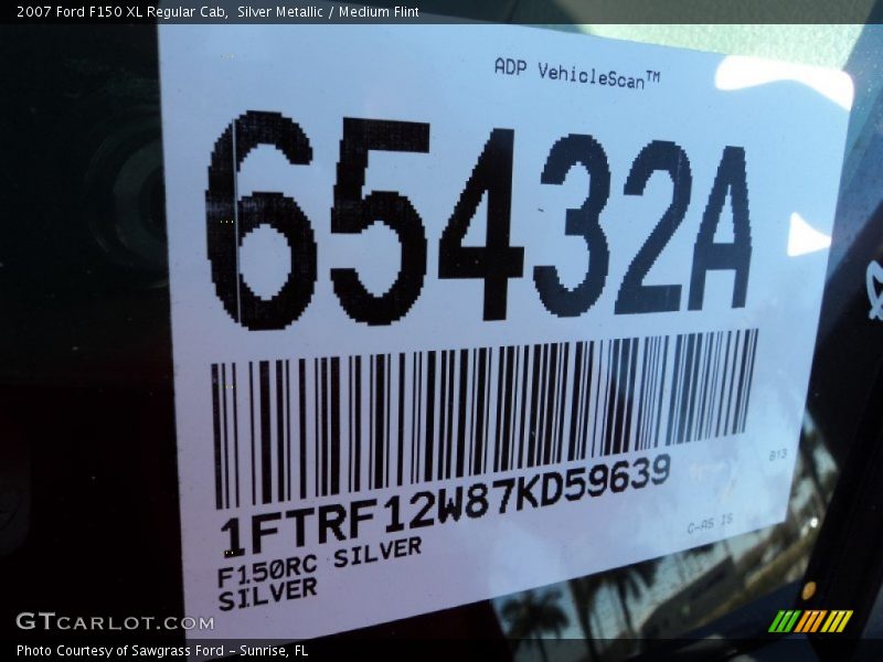 Silver Metallic / Medium Flint 2007 Ford F150 XL Regular Cab