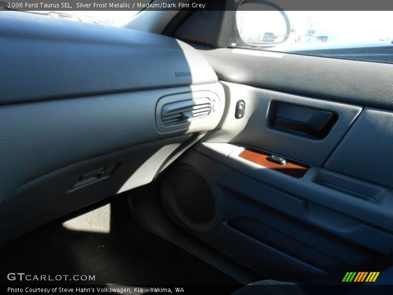 Silver Frost Metallic / Medium/Dark Flint Grey 2006 Ford Taurus SEL