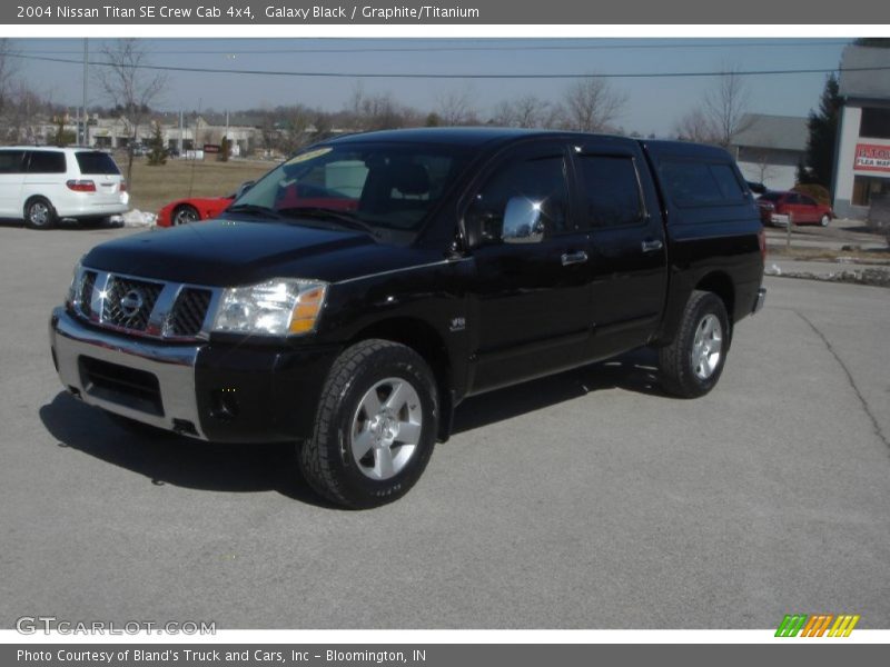 Galaxy Black / Graphite/Titanium 2004 Nissan Titan SE Crew Cab 4x4