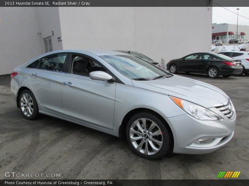 Radiant Silver / Gray 2013 Hyundai Sonata SE