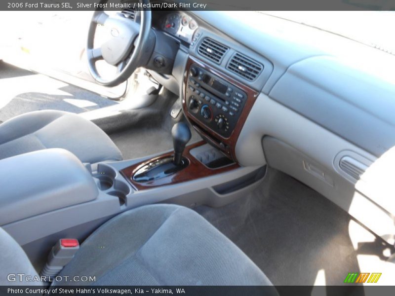 Silver Frost Metallic / Medium/Dark Flint Grey 2006 Ford Taurus SEL