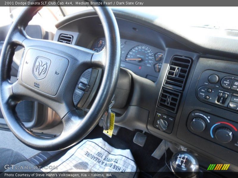 Medium Bronze Pearl / Dark Slate Gray 2001 Dodge Dakota SLT Club Cab 4x4