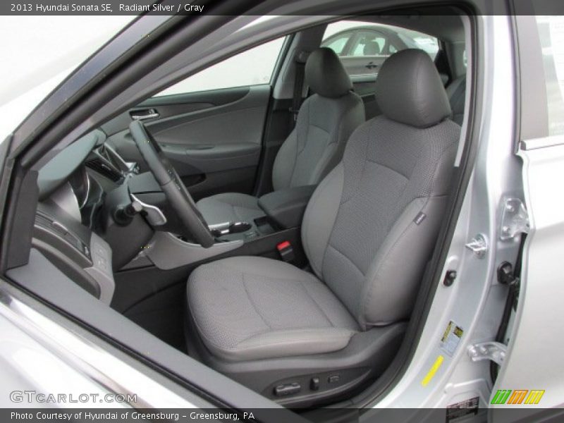 Radiant Silver / Gray 2013 Hyundai Sonata SE