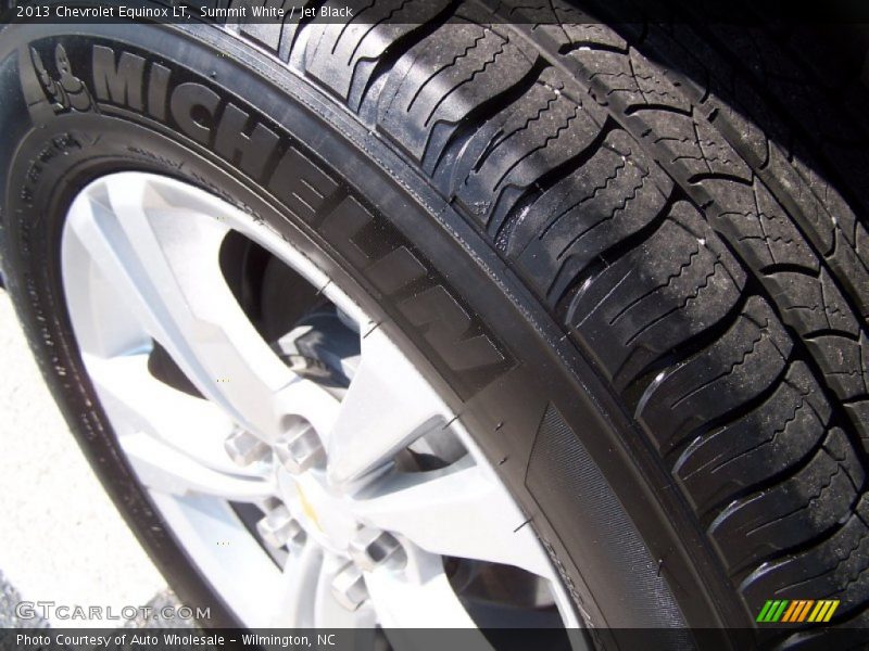 Summit White / Jet Black 2013 Chevrolet Equinox LT