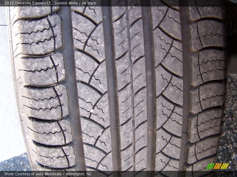 Summit White / Jet Black 2013 Chevrolet Equinox LT