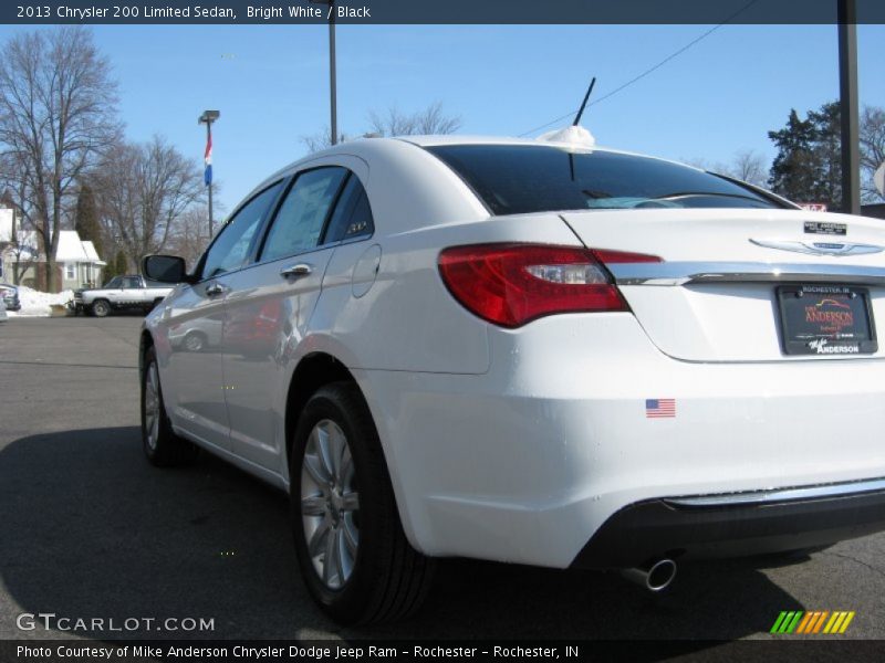 Bright White / Black 2013 Chrysler 200 Limited Sedan