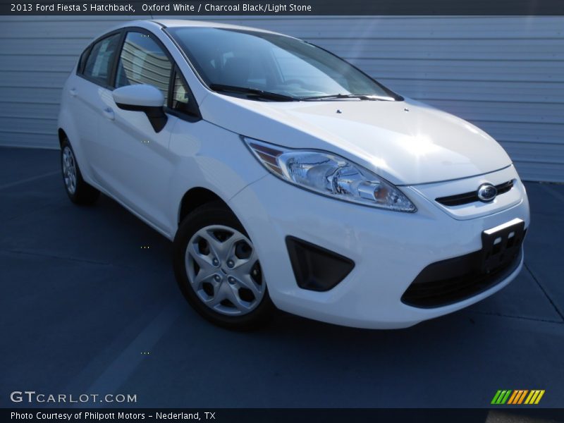 Oxford White / Charcoal Black/Light Stone 2013 Ford Fiesta S Hatchback