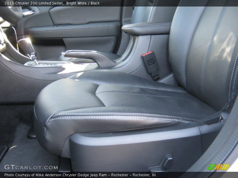 Bright White / Black 2013 Chrysler 200 Limited Sedan