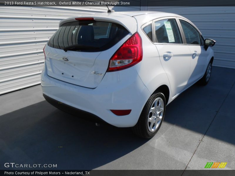 Oxford White / Charcoal Black/Light Stone 2013 Ford Fiesta S Hatchback