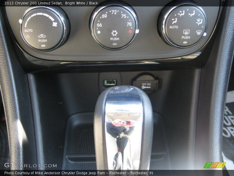 Bright White / Black 2013 Chrysler 200 Limited Sedan