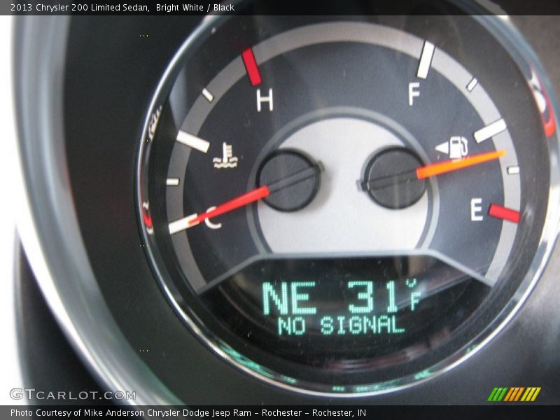 Bright White / Black 2013 Chrysler 200 Limited Sedan