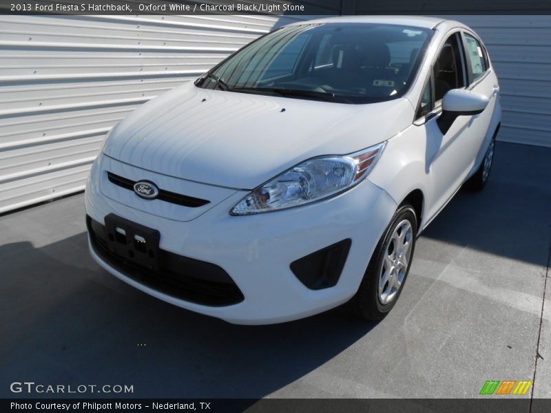 Oxford White / Charcoal Black/Light Stone 2013 Ford Fiesta S Hatchback