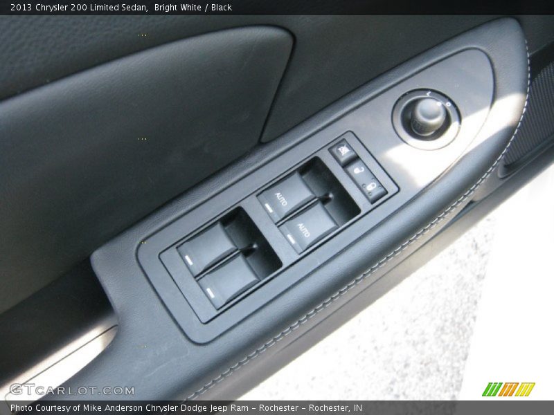 Bright White / Black 2013 Chrysler 200 Limited Sedan
