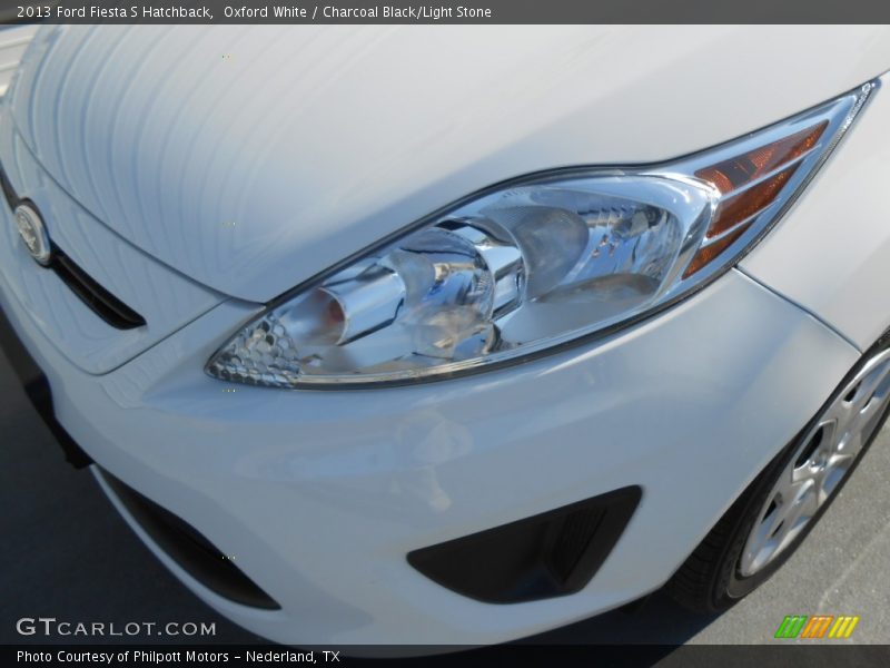 Oxford White / Charcoal Black/Light Stone 2013 Ford Fiesta S Hatchback