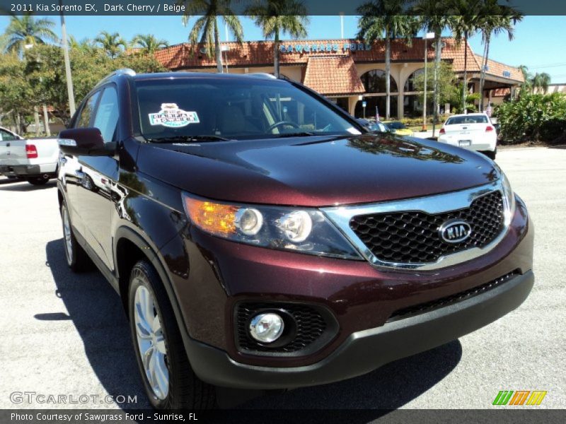 Dark Cherry / Beige 2011 Kia Sorento EX