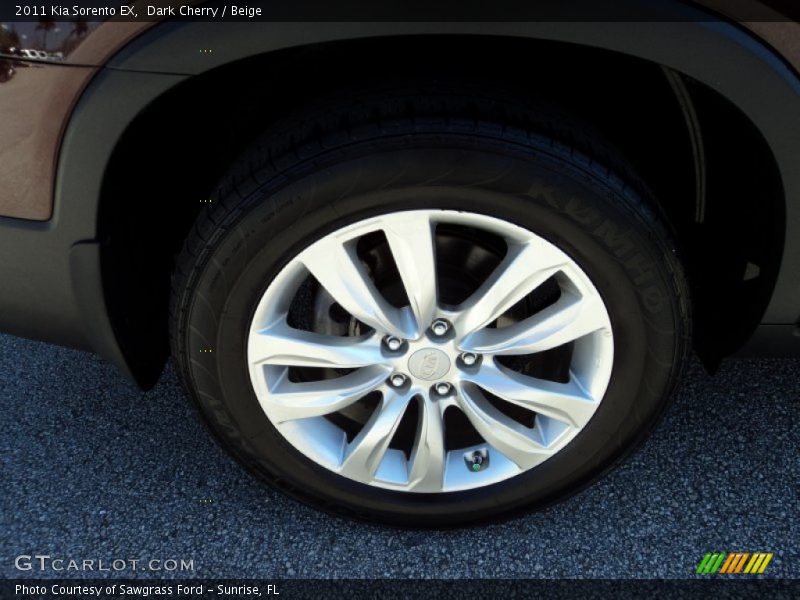 Dark Cherry / Beige 2011 Kia Sorento EX