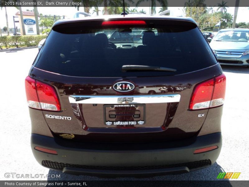 Dark Cherry / Beige 2011 Kia Sorento EX