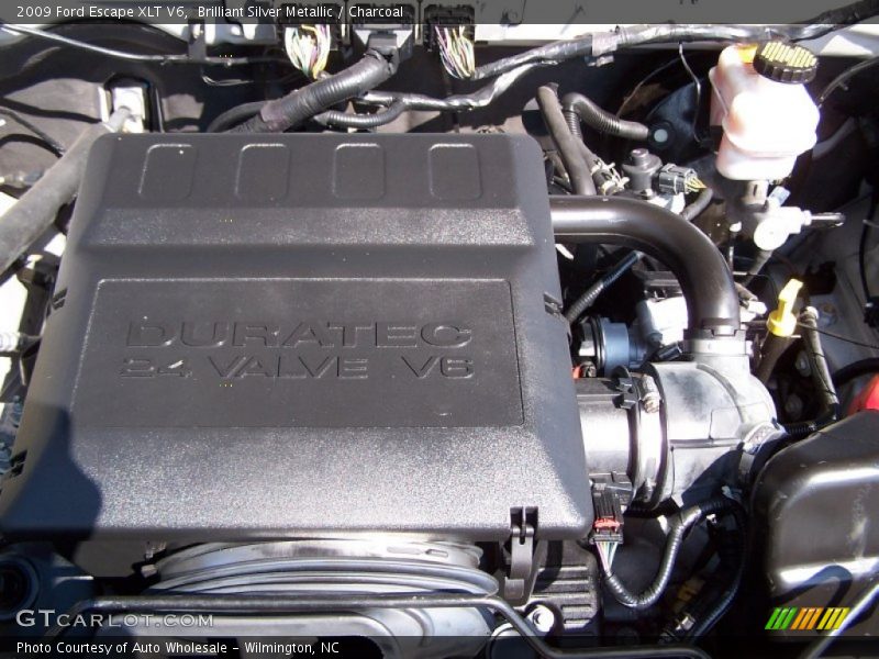 Brilliant Silver Metallic / Charcoal 2009 Ford Escape XLT V6