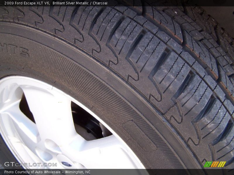 Brilliant Silver Metallic / Charcoal 2009 Ford Escape XLT V6