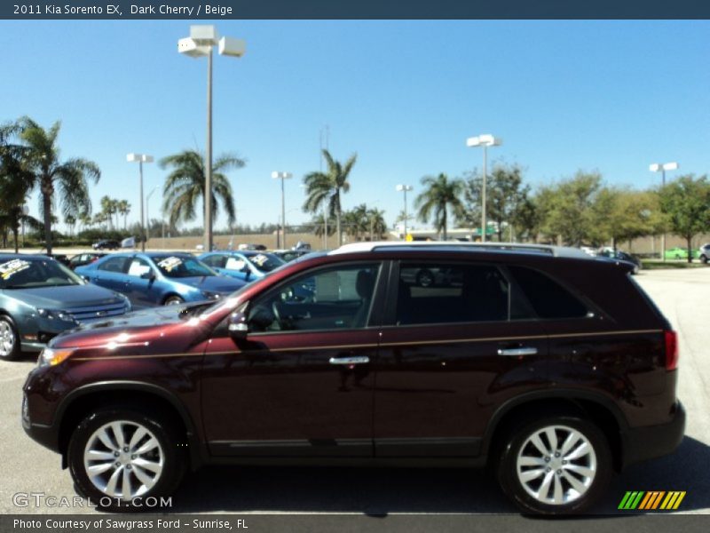 Dark Cherry / Beige 2011 Kia Sorento EX