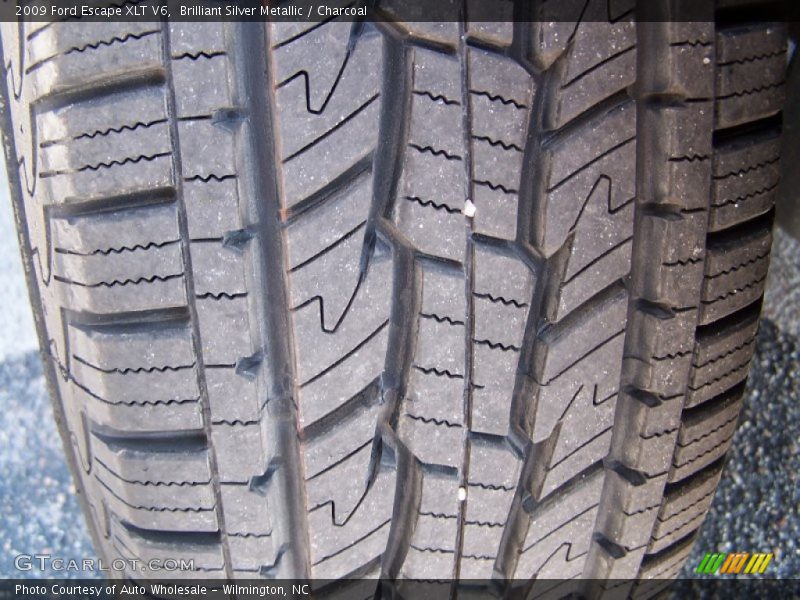 Brilliant Silver Metallic / Charcoal 2009 Ford Escape XLT V6
