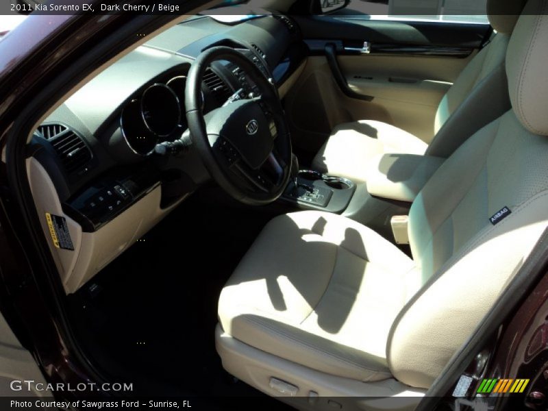 Dark Cherry / Beige 2011 Kia Sorento EX