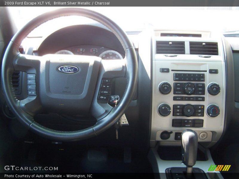 Brilliant Silver Metallic / Charcoal 2009 Ford Escape XLT V6