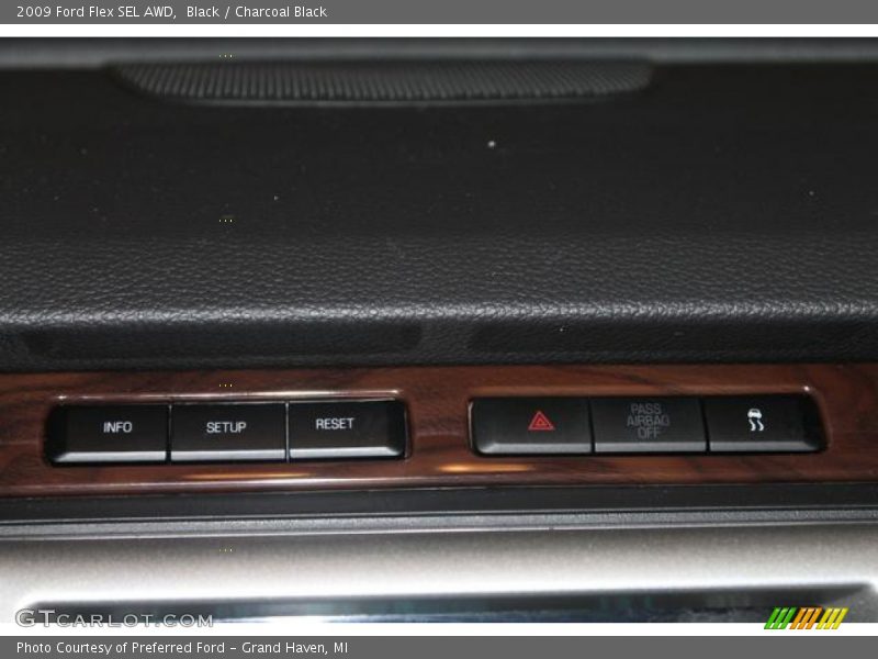 Black / Charcoal Black 2009 Ford Flex SEL AWD