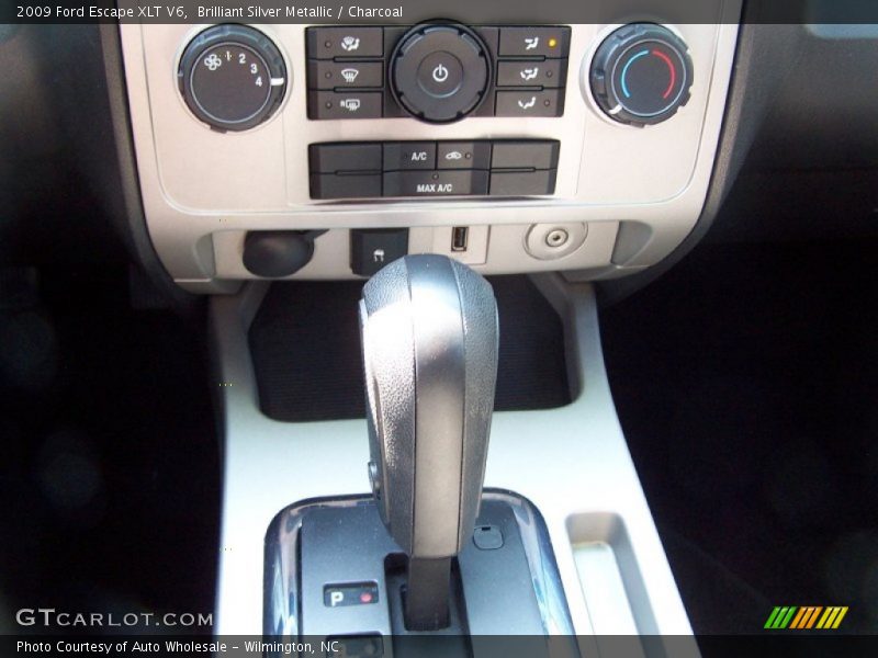 Brilliant Silver Metallic / Charcoal 2009 Ford Escape XLT V6