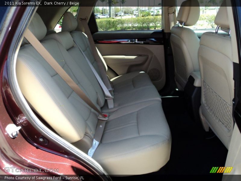 Dark Cherry / Beige 2011 Kia Sorento EX